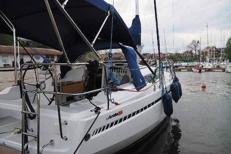 Czarter Antila 30