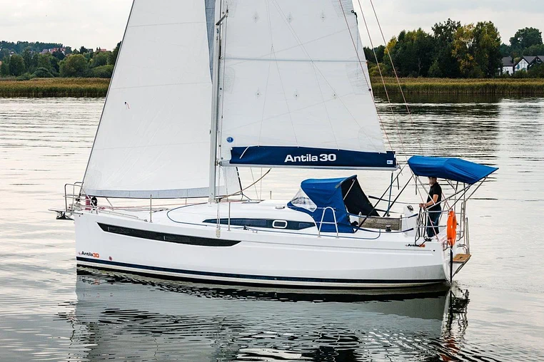 Mazury czarter - Antila 30