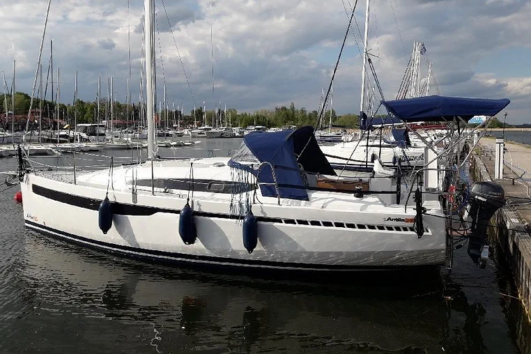 Czarter Antila 30