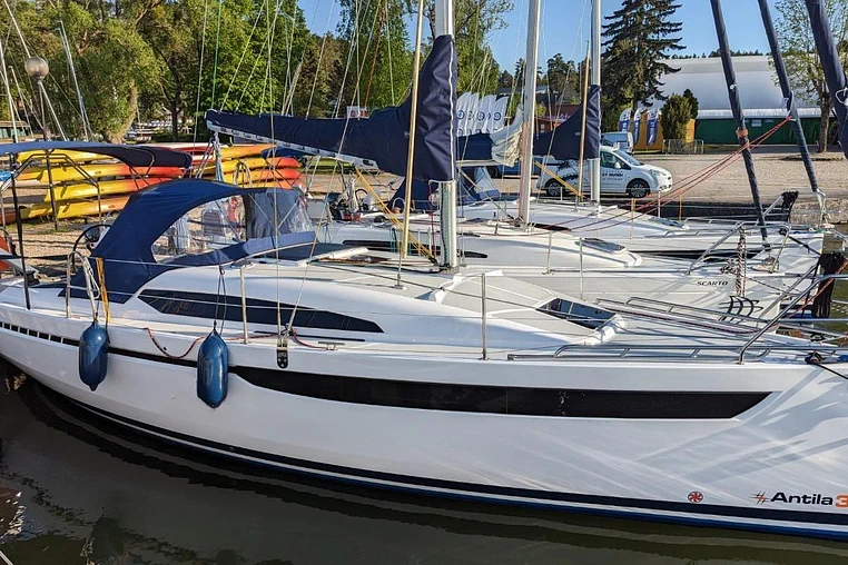 Czarter Antila 30