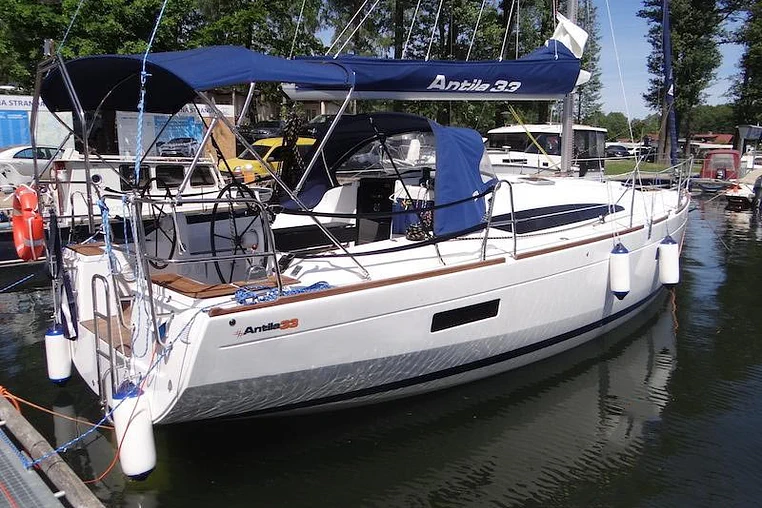 Czarter SantoCzarter - Antila 33