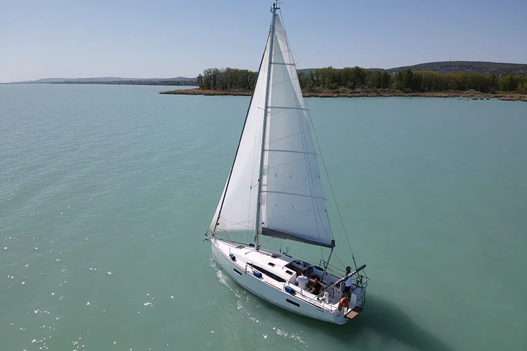 Piękna Góra czarter - Antila 33.3