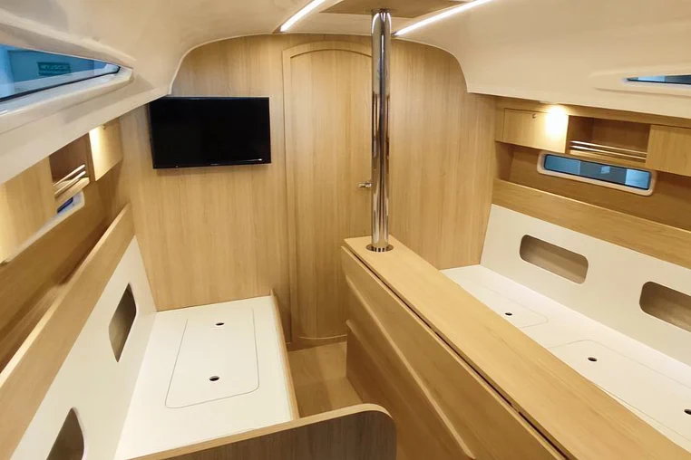 Czarter jachtu żaglowego Antila 33.3