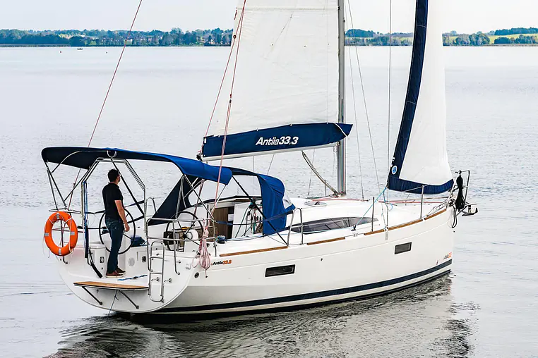 Mazury czarter - Antila 33.3