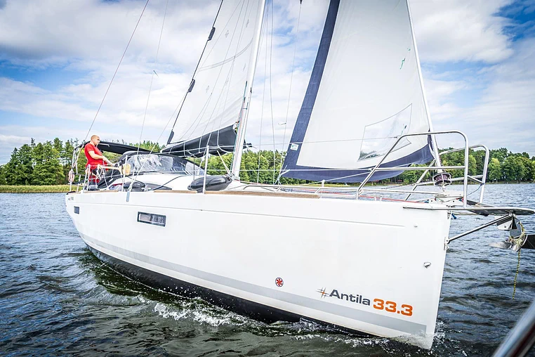 Mazury czarter - Antila 33.3