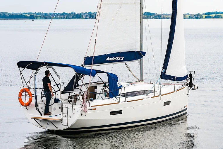 Mazury czarter - Antila 33.3
