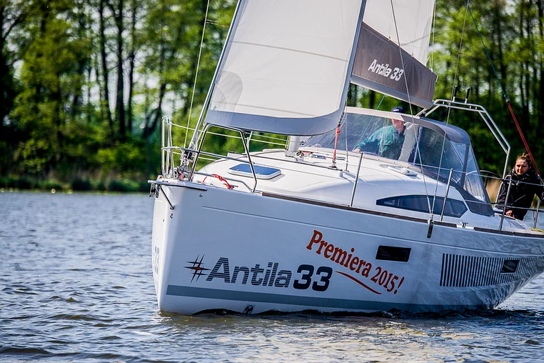 Czarter Antila 33