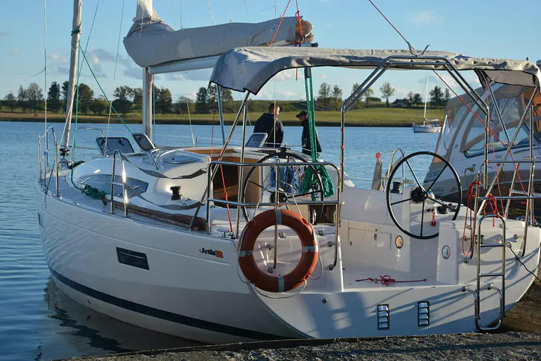 Mazury czarter - Antila 33