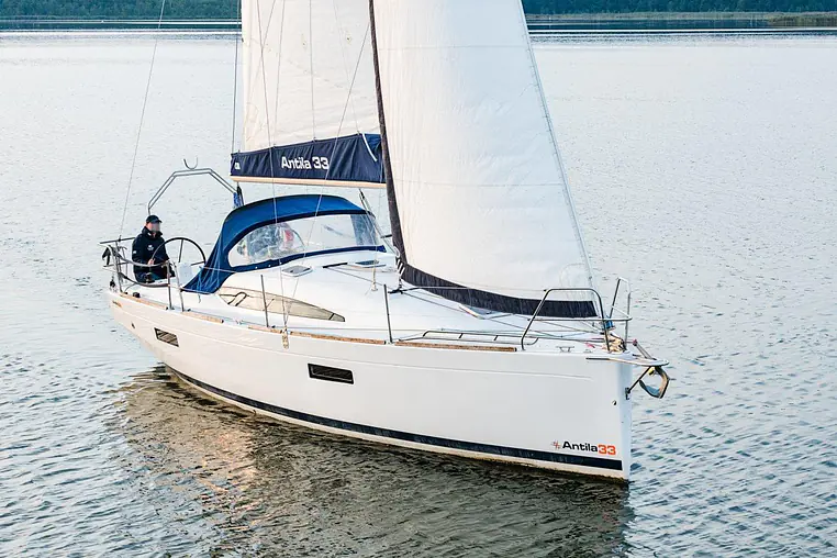 Mazury czarter - Antila 33