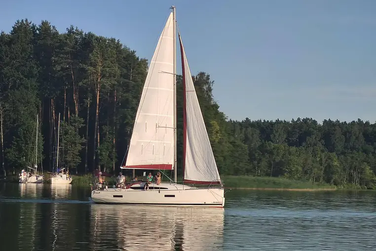 Mazury czarter - Antila 33
