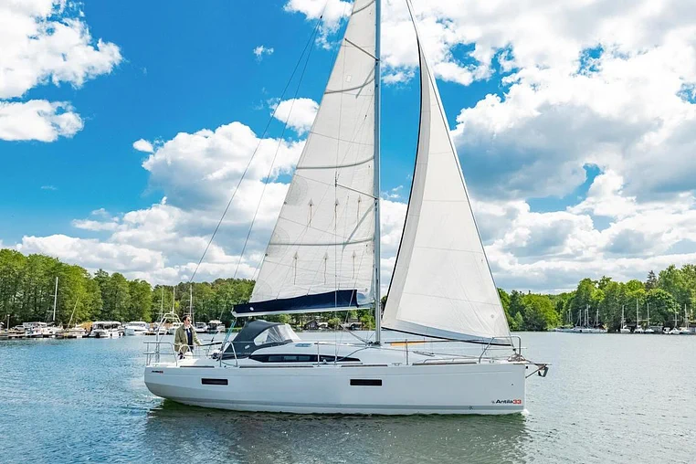 Mazury czarter - Antila 33