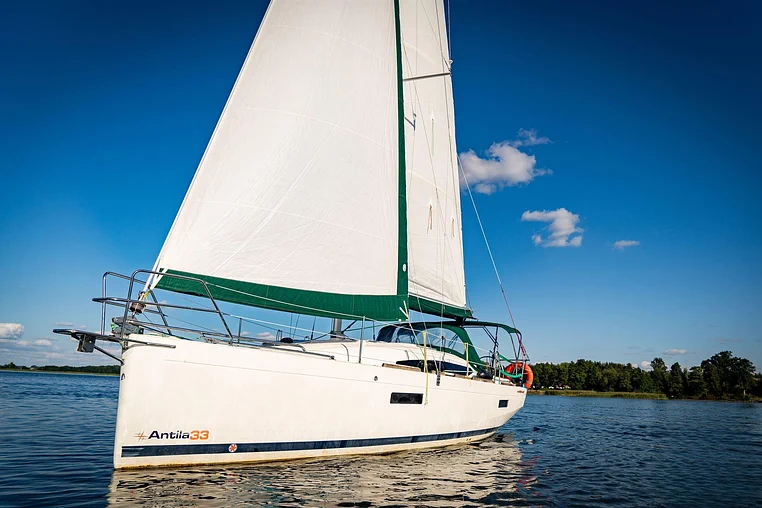 Mazury czarter - Antila 33