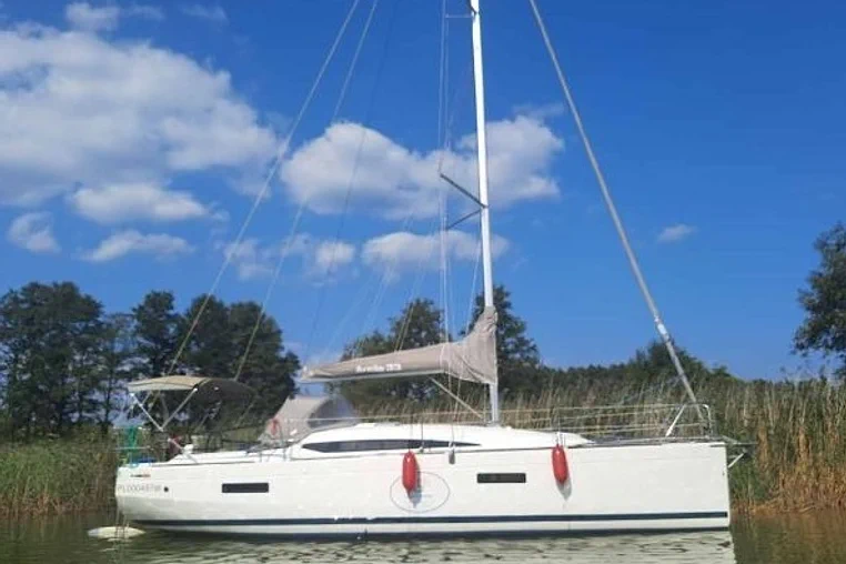 Mazury czarter - Antila 33