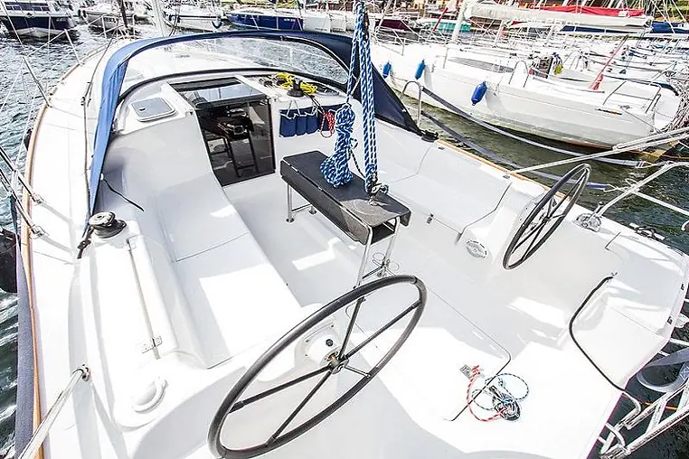 Mazury czarter - Antila 33