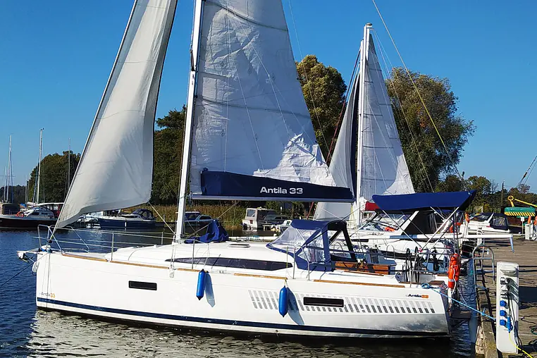 Mazury czarter - Antila 33