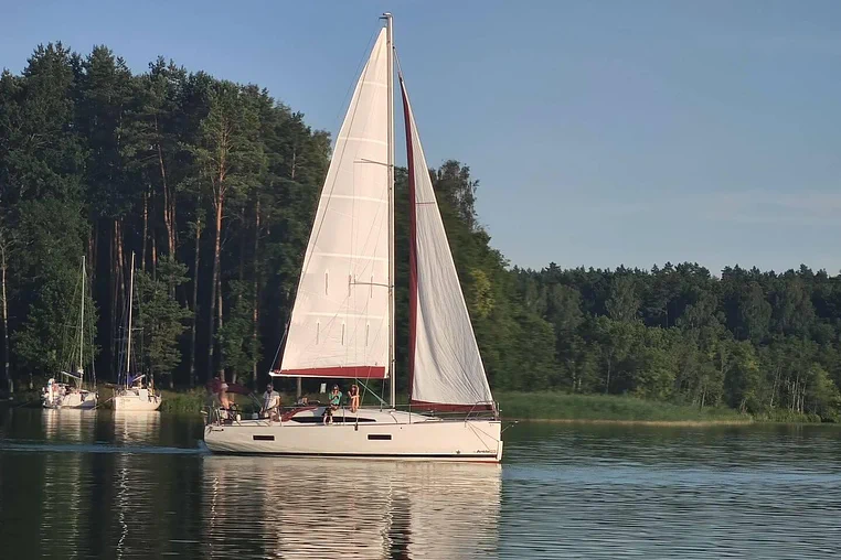 Mazury czarter - Antila 33