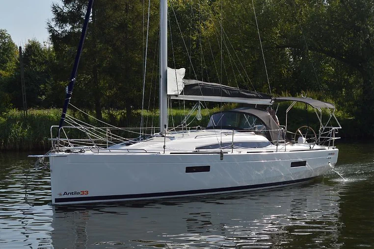 Czarter Antila 33