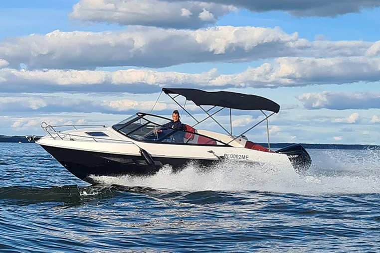 Mikołajki czarter - Atlantic Marine 720 Day Cruiser