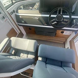Axopar 28 Cabin