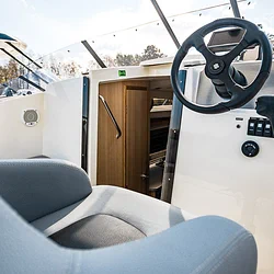 Balt 818 Tytan