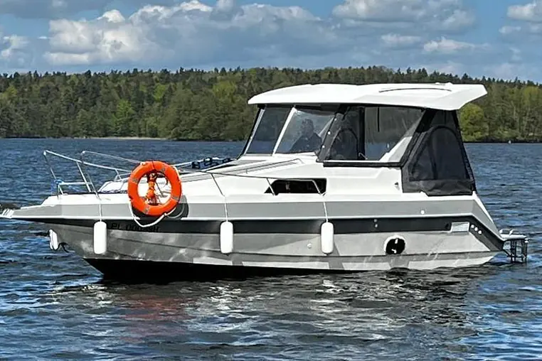 Czarter jachtu motorowego Bayliner Cruiser