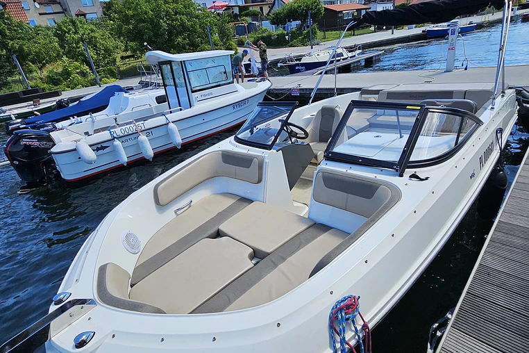 Czarter RC Plus - Bayliner VR6E