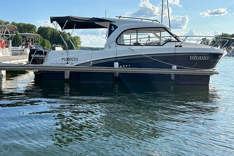Szczecin czarter - Beneteau Antares 8
