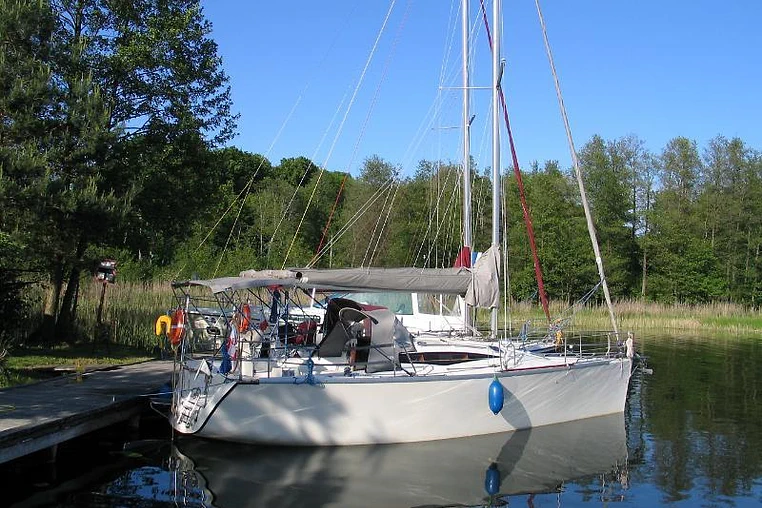Czarter jachtu żaglowego Cobra 33
