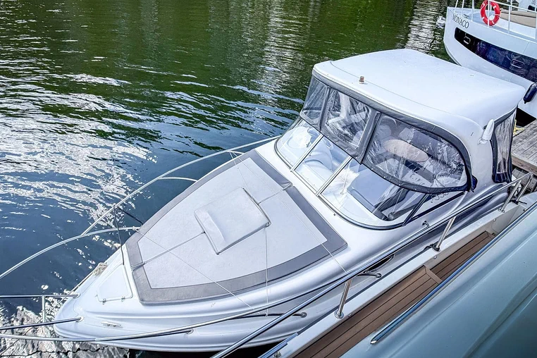 Czarter Coral 750 Hard Top