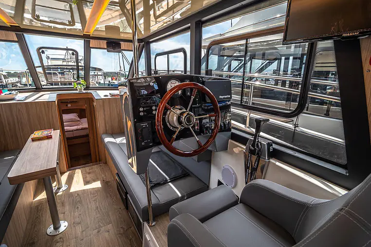 Czarter houseboatu Futura 40