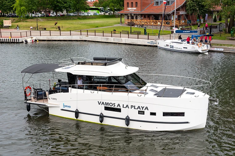 Mazury czarter - Futura 40