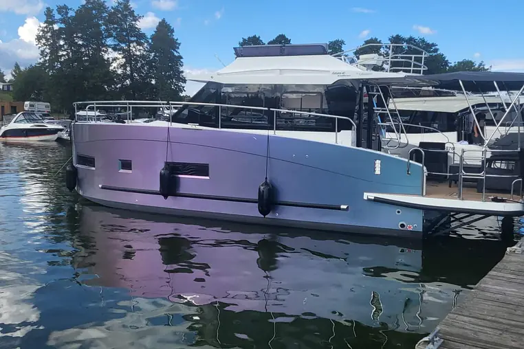 Czarter houseboatu Futura 40