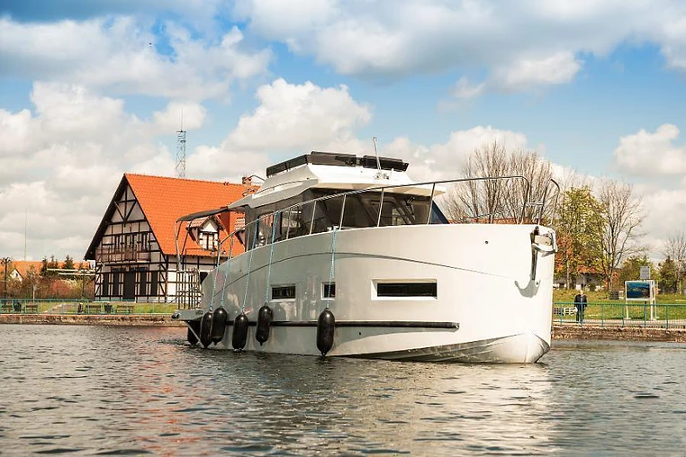 Czarter Futura 40