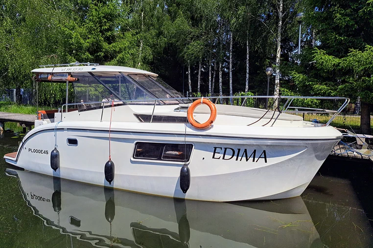Czarter houseboatu Futura 900