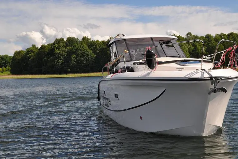 Mazury czarter - Futura 900