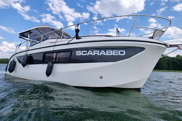 Czarter houseboatu Futura 900