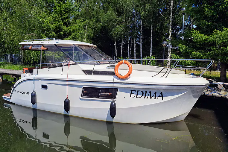 Mazury czarter - Futura 900