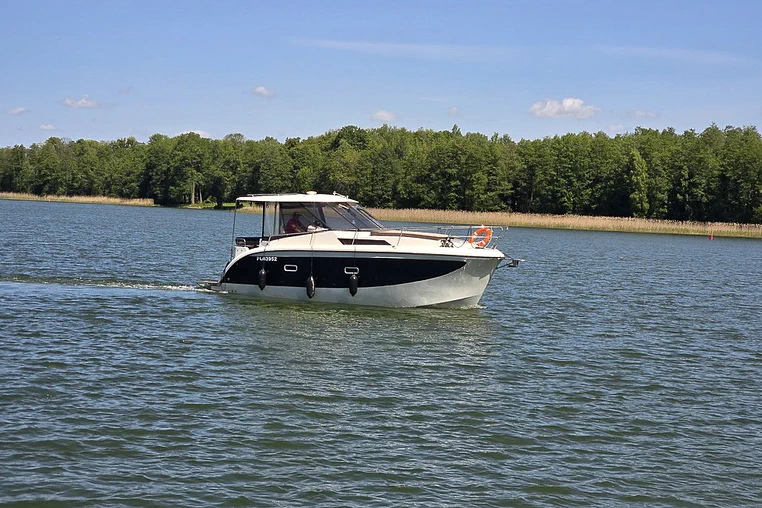 Czarter houseboatu Futura 900