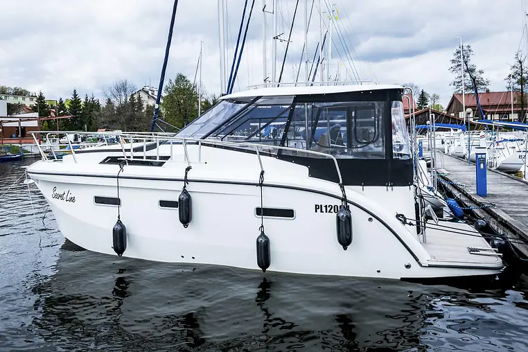 Mazury czarter - Futura 900