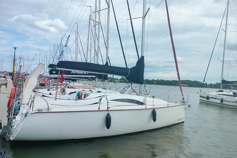 Mazury czarter - Hornet 29