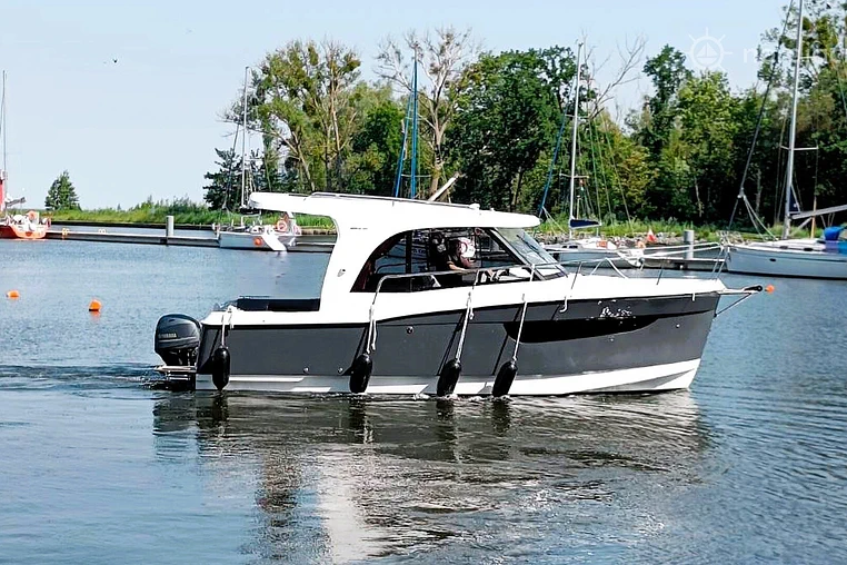 Mikołajki czarter - Janmor 700