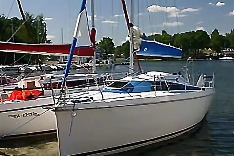 Giżycko czarter - Laguna 25 (730)