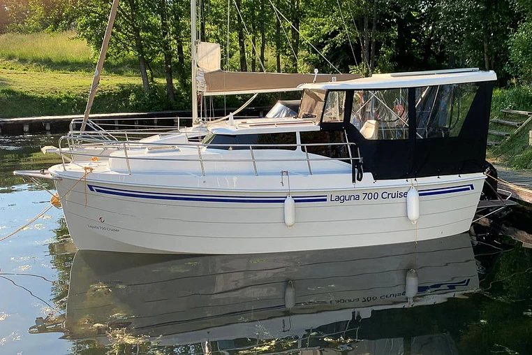 Mazury czarter - Laguna 700 Cruiser