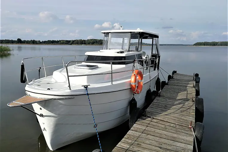 Mazury czarter - Laguna 700 Cruiser