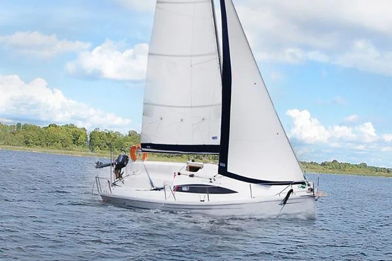 Mikołajki czarter - Mariner 20