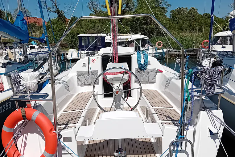 Mazury czarter - Mariner 31