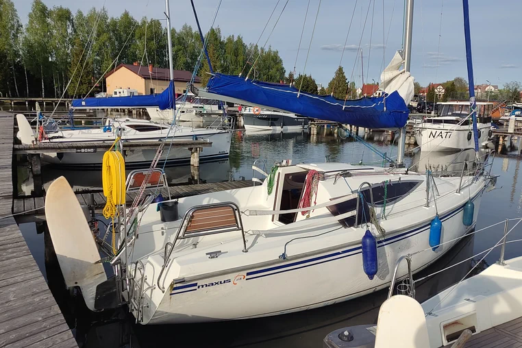 Czarter jachtu żaglowego Maxus 24