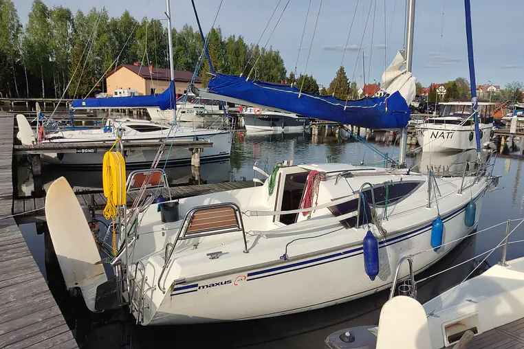 Czarter jachtu żaglowego Maxus 24