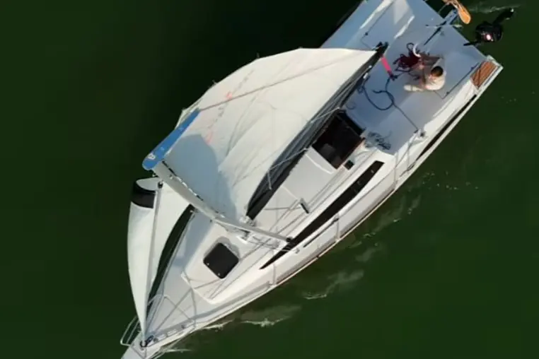 Czarter jachtu żaglowego Maxus 26