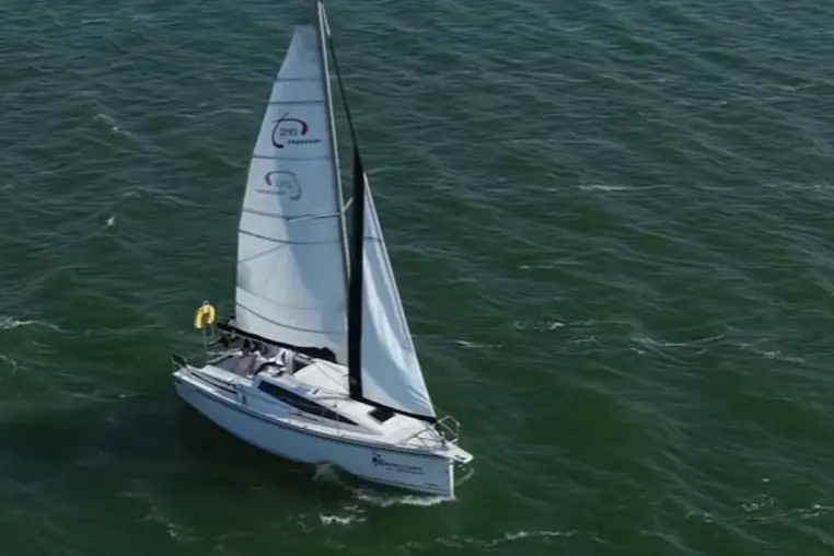Czarter jachtu żaglowego Maxus 26
